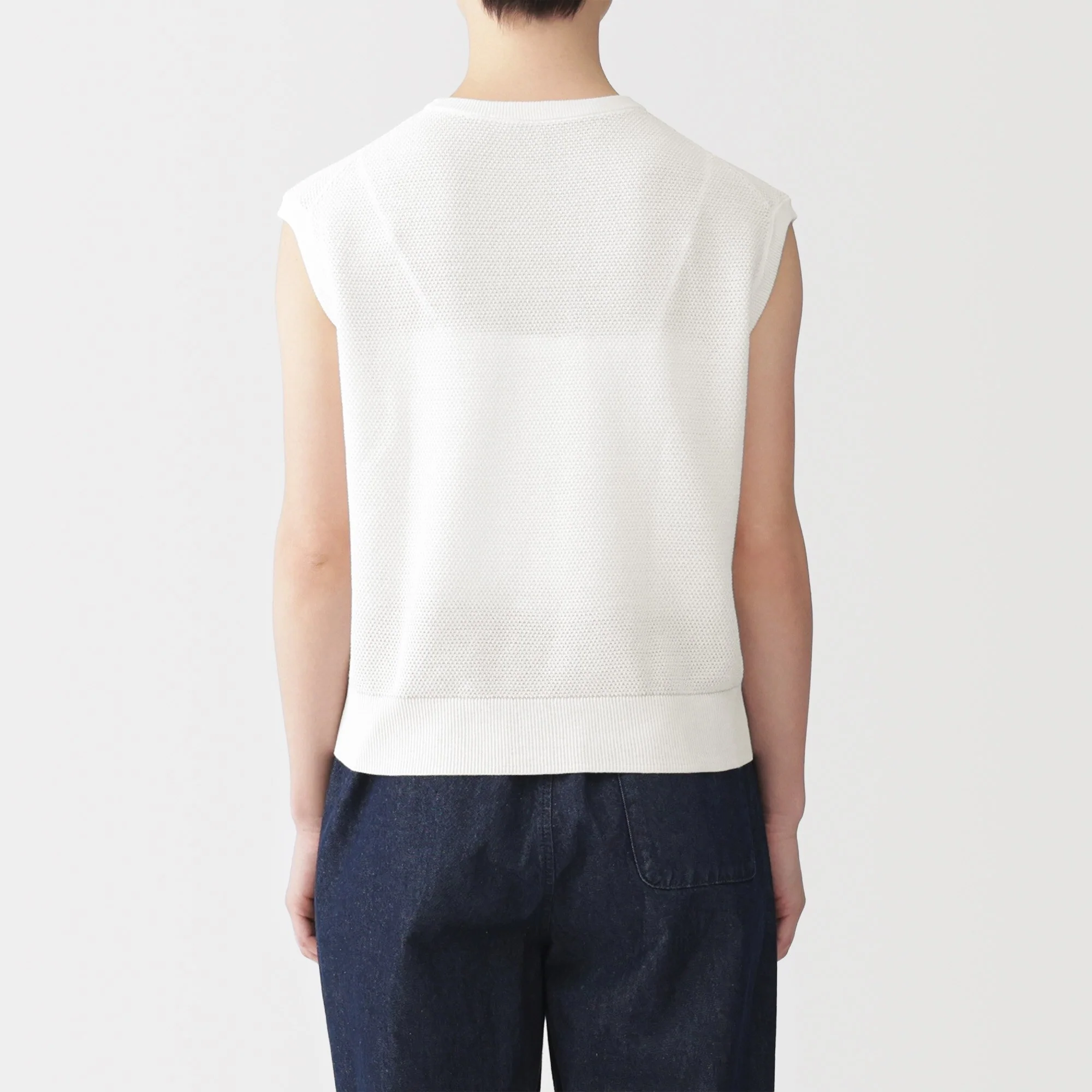 High-Twist Cotton Sleeveless Sweater - Image 13