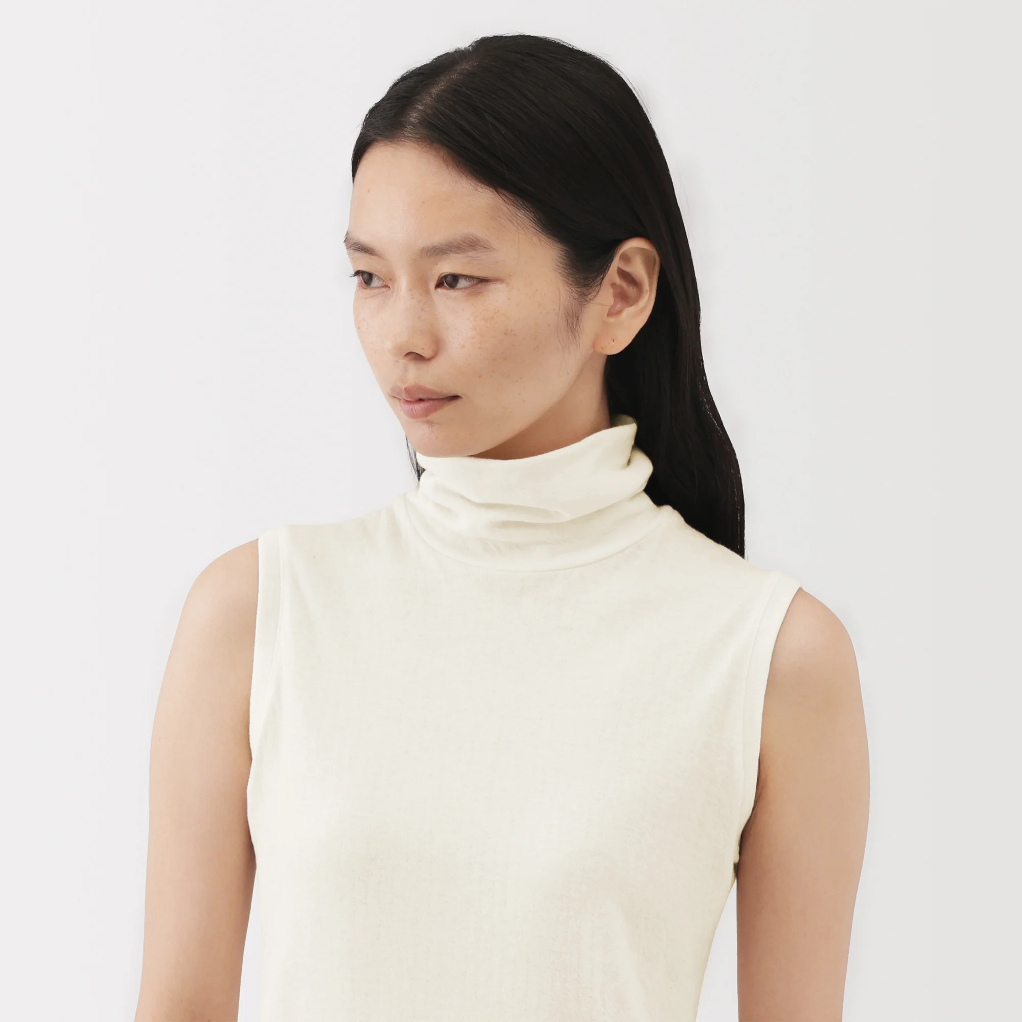 Labo Cotton Cashmere Sleeveless Turtleneck T-Shirt - Image 27