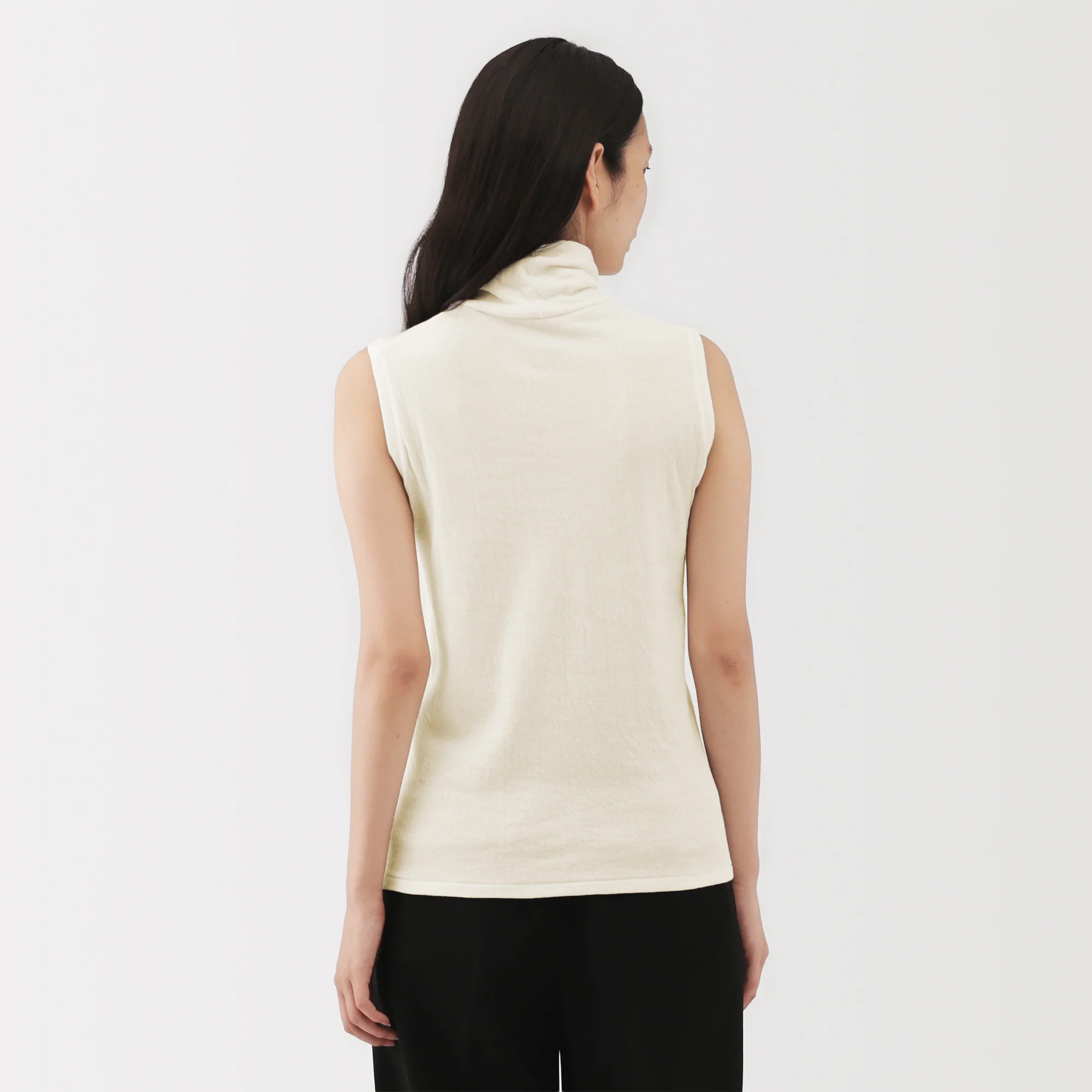 Labo Cotton Cashmere Sleeveless Turtleneck T-Shirt - Image 6
