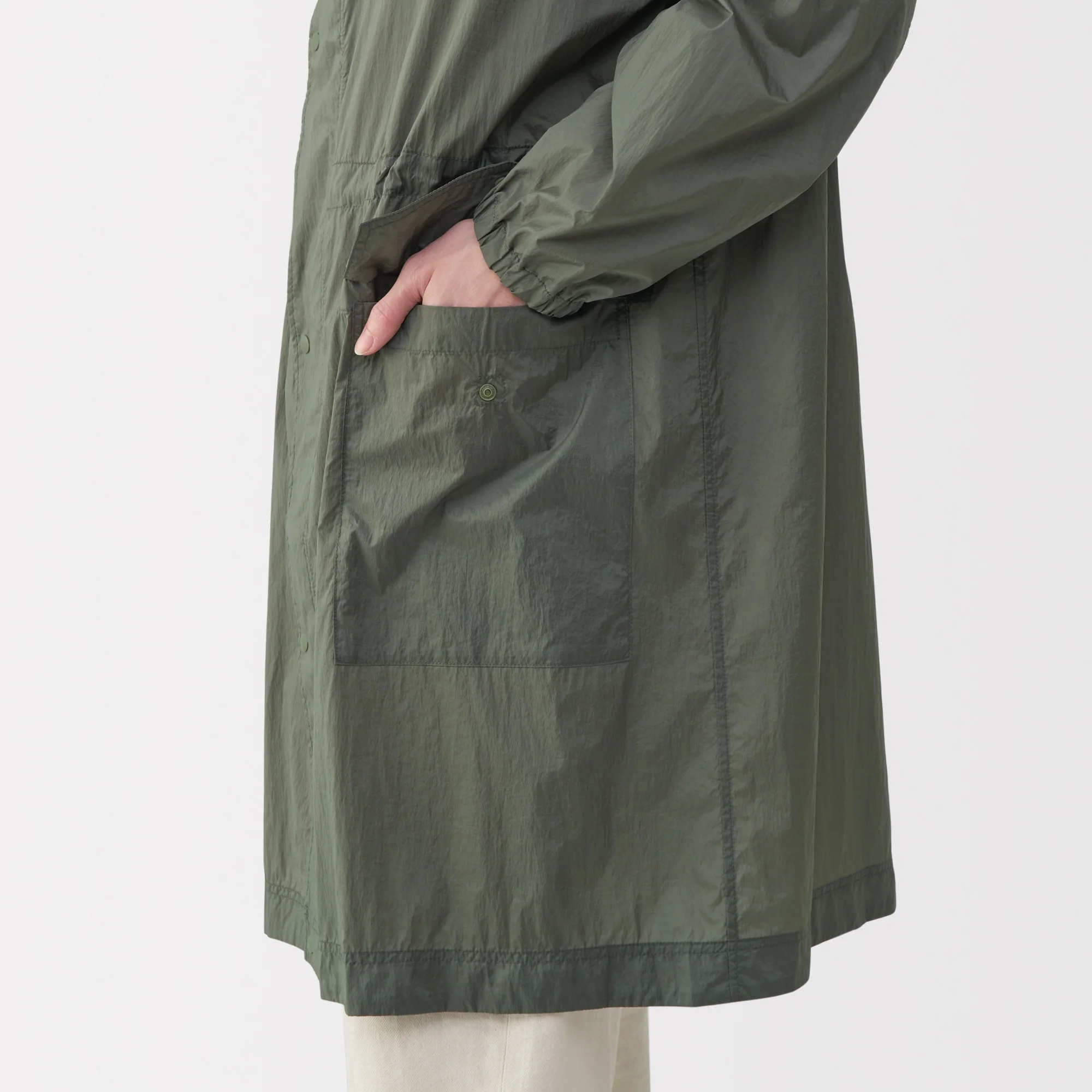 Labo Men's Light Waterproof Nylon Hooded Coat - Image 9