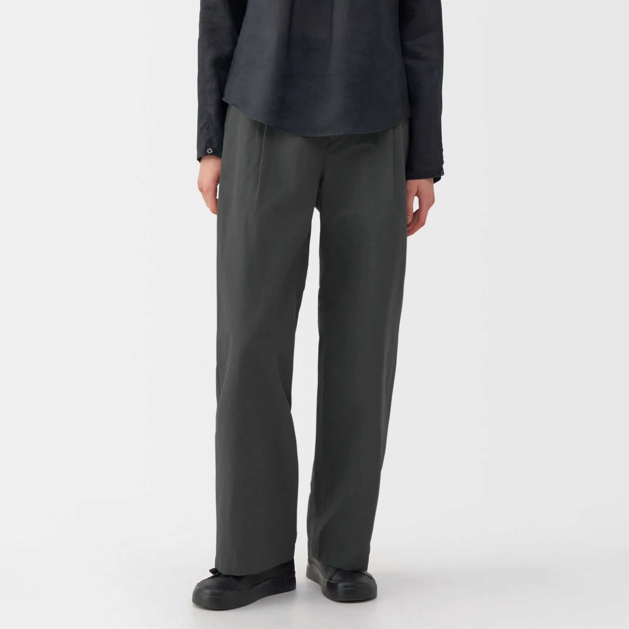 Labo Women's Cotton Blend Darted Wide Pants - Image 24