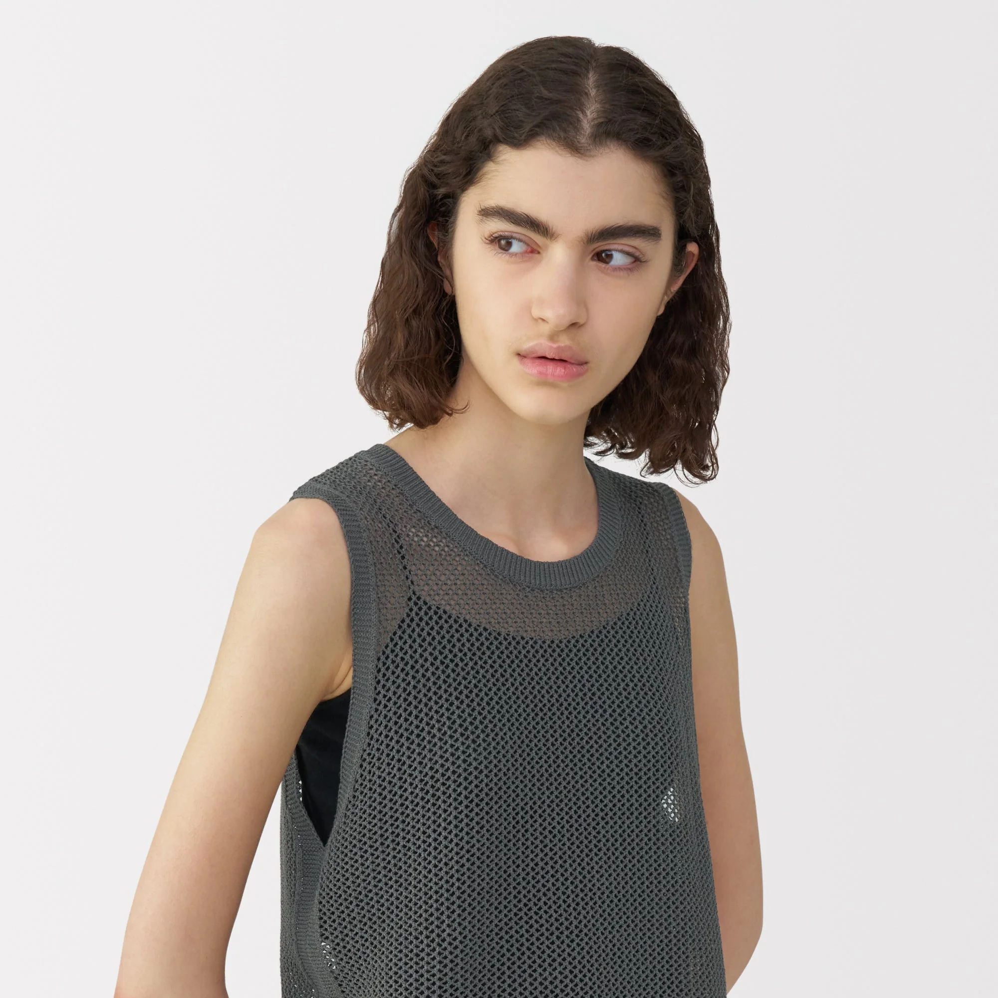 Labo Women's Washi Blend Knit Sleeveless Pullover - Image 15