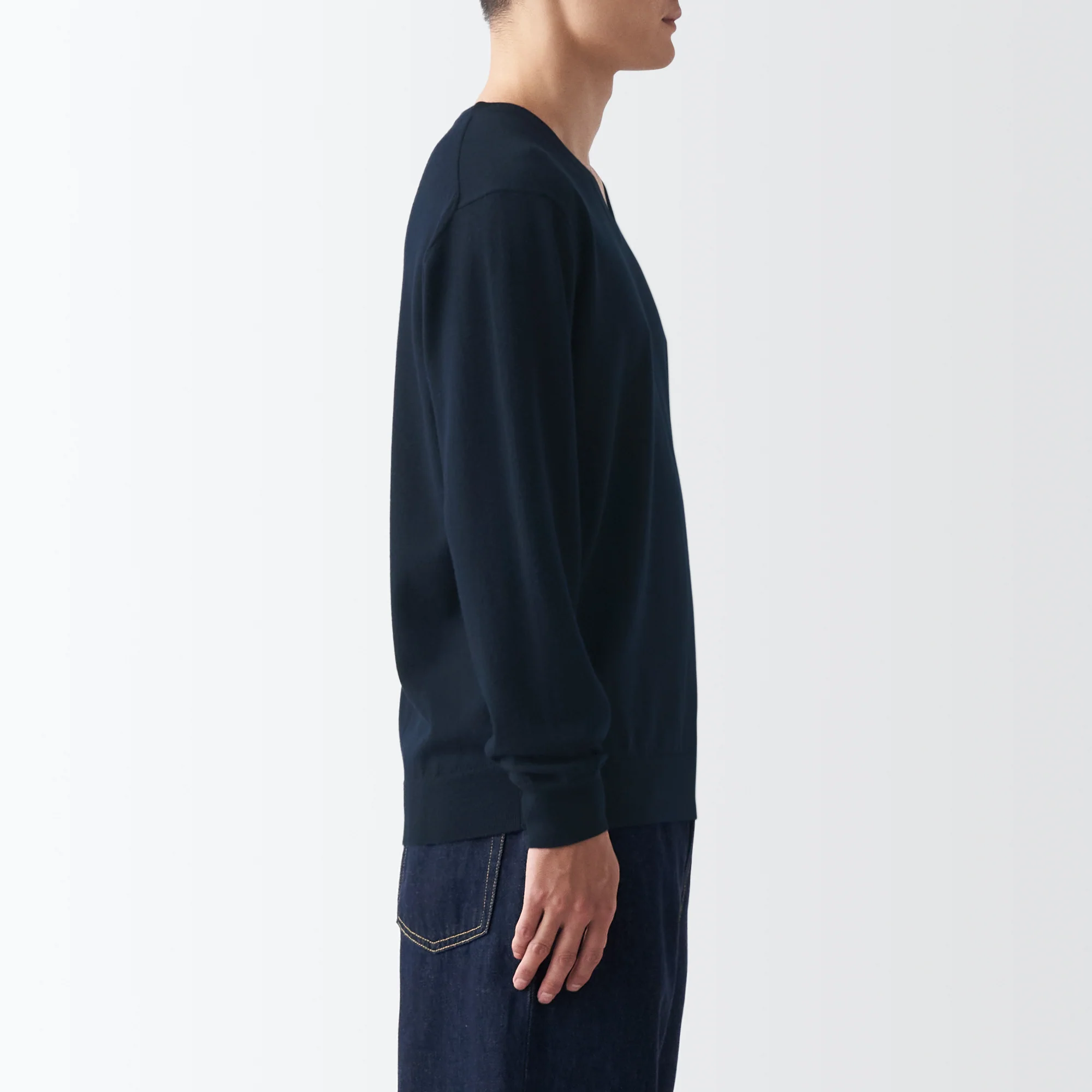 Men's High Gauge Wool V-Neck Sweater - Image 20