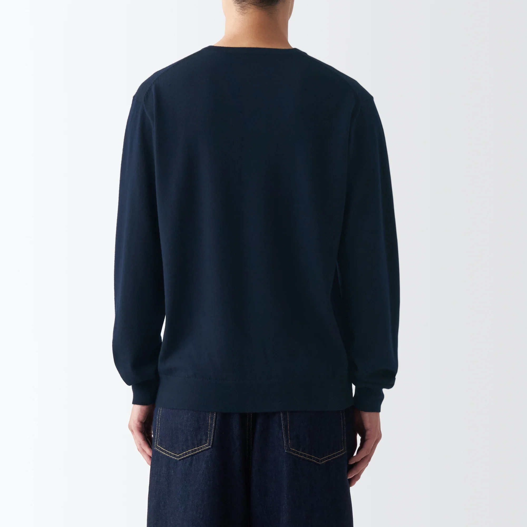 Men's High Gauge Wool V-Neck Sweater - Image 21