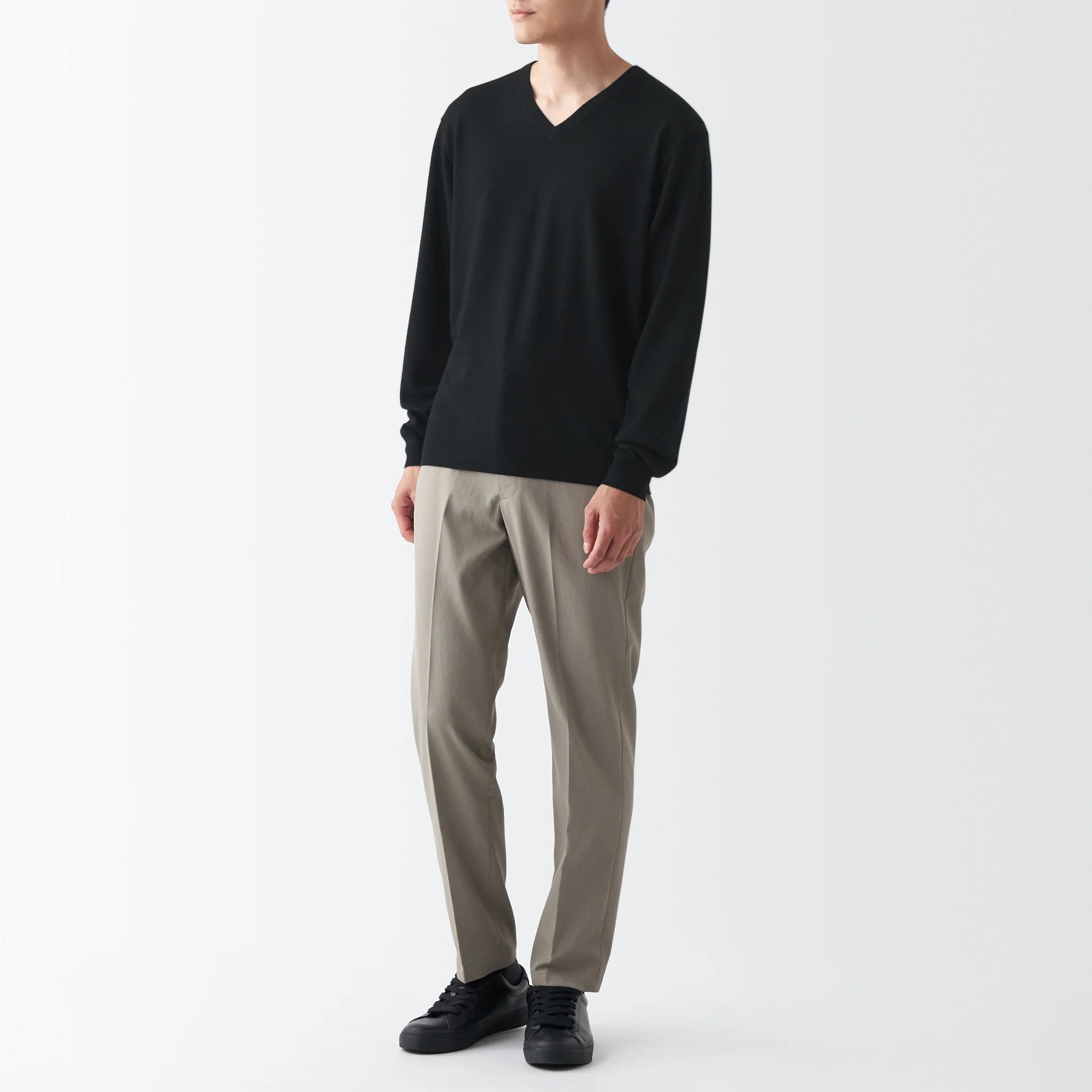 Men's High Gauge Wool V-Neck Sweater - Image 26