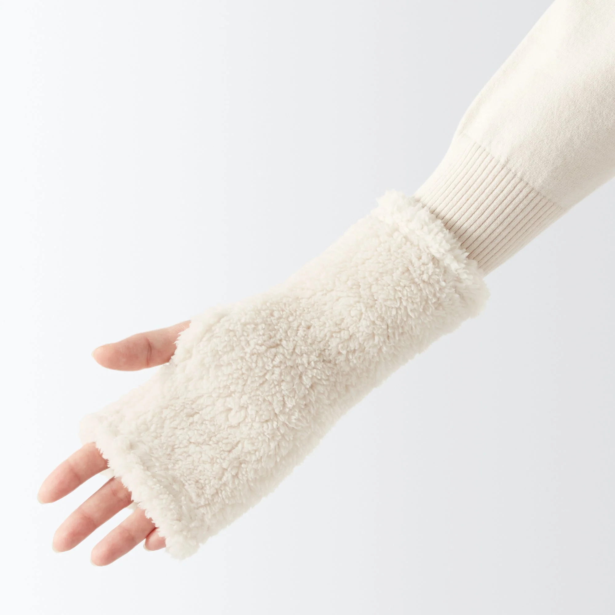 Recycled Polyester Boa Fleece Hand Warmers - Image 3