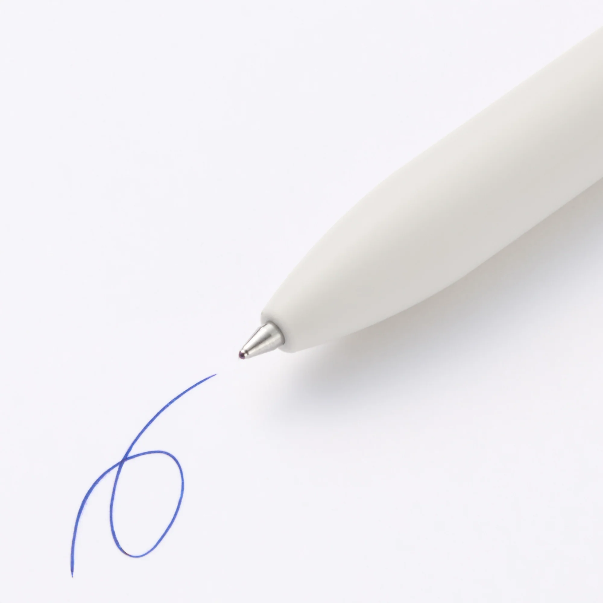 Smooth Oil Ink Ballpoint Pen 0.7 mm - Blue - Image 2