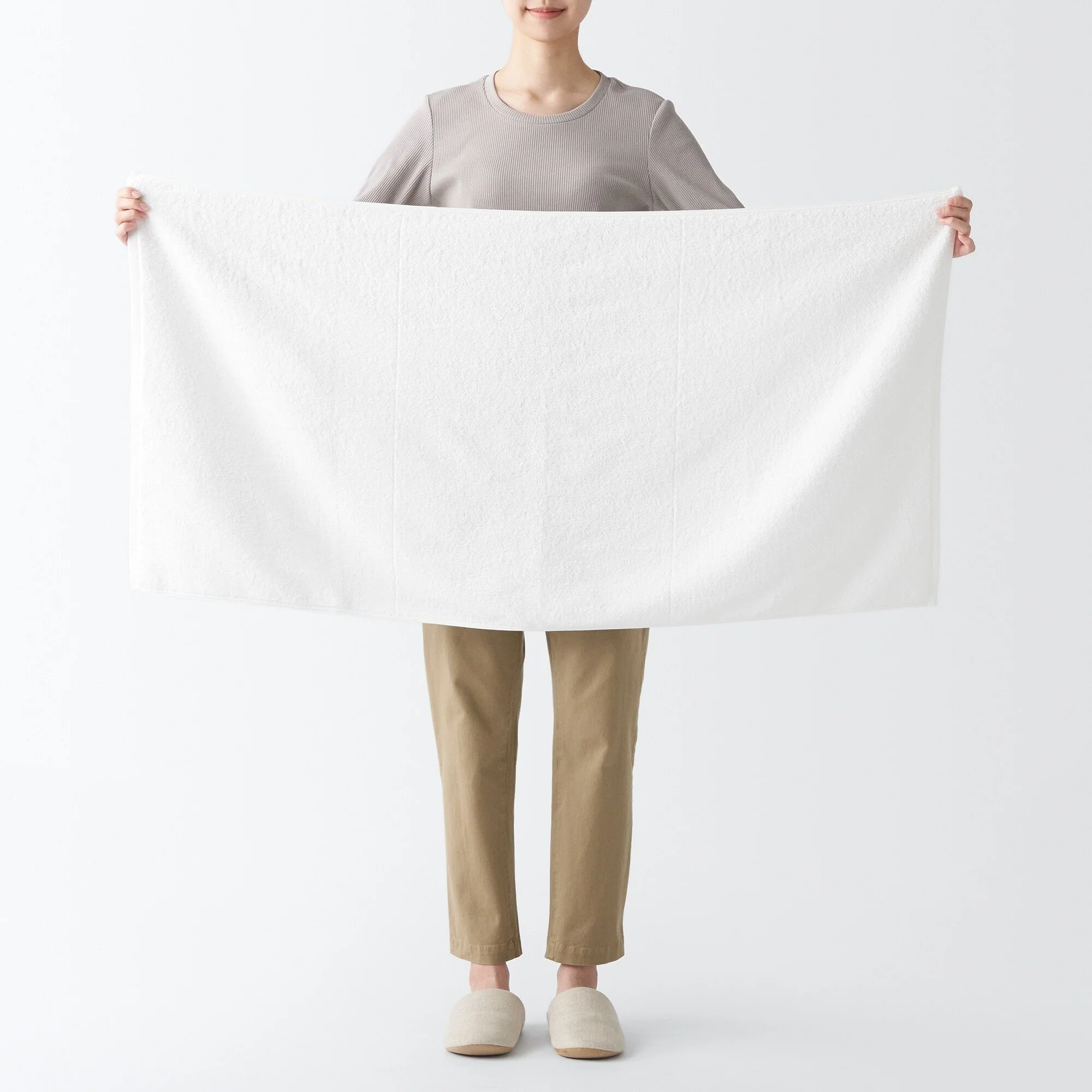 Twin Pile Small Bath Towel with Loop - Image 5