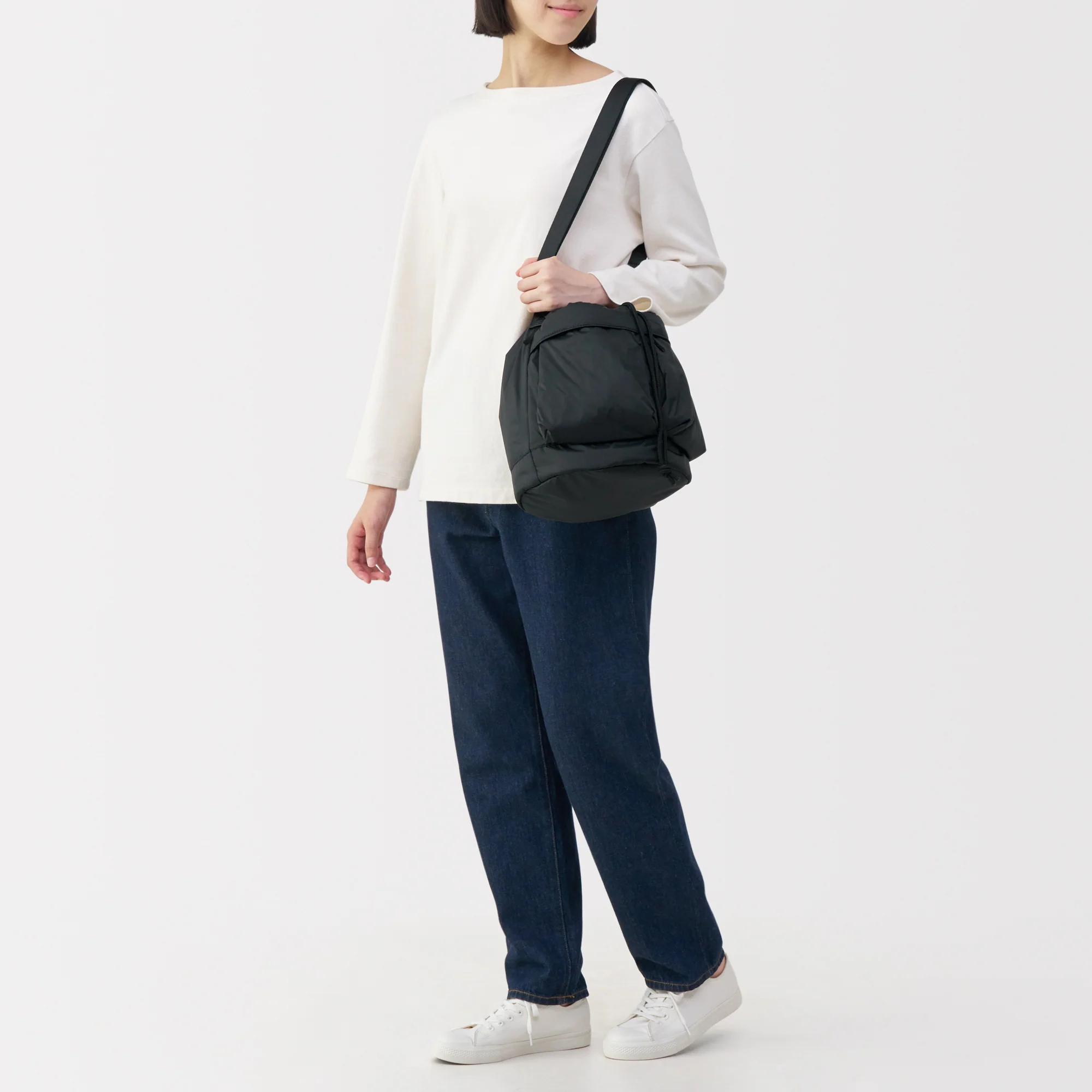 Water Repellent Padded Drawstring Bag