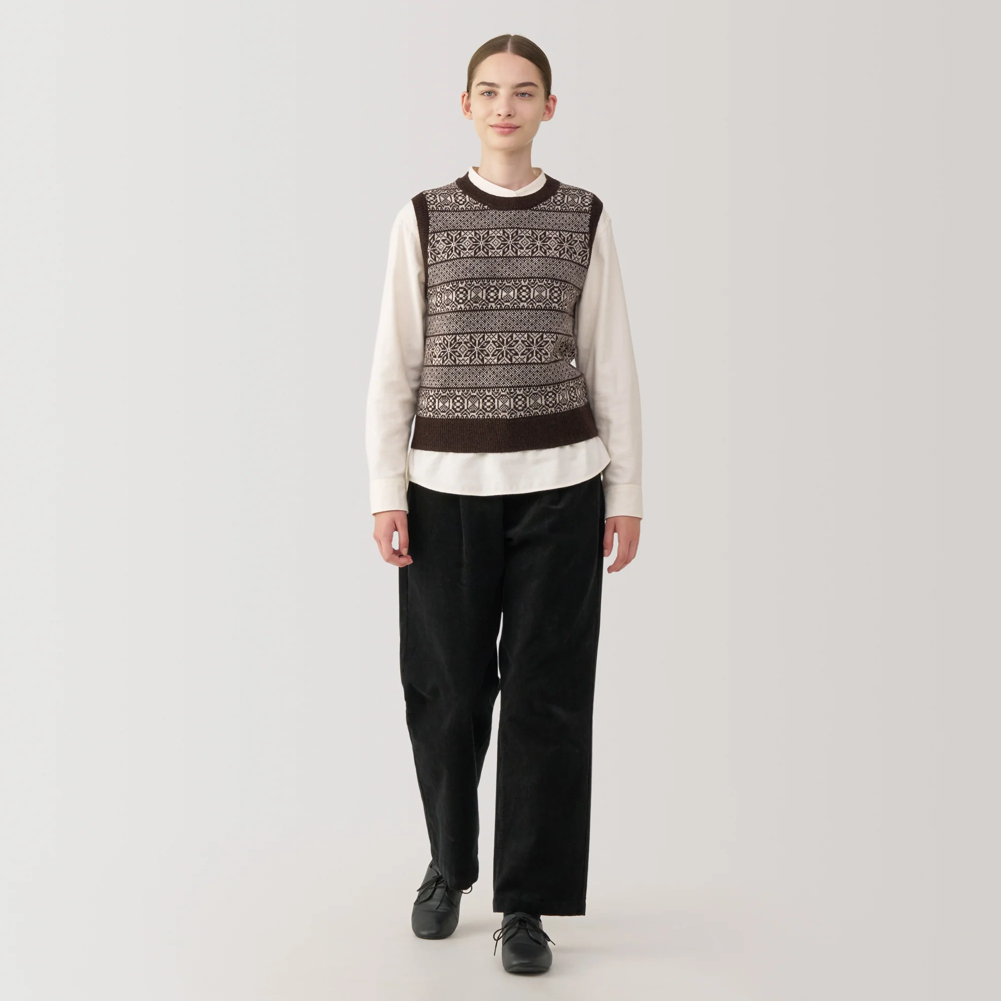 Women's Andes Wool Jacquard Pattern Vest - Image 18