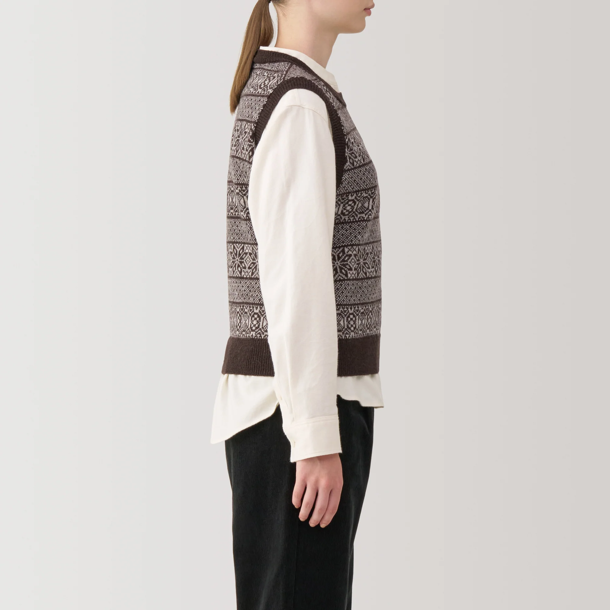 Women's Andes Wool Jacquard Pattern Vest - Image 19