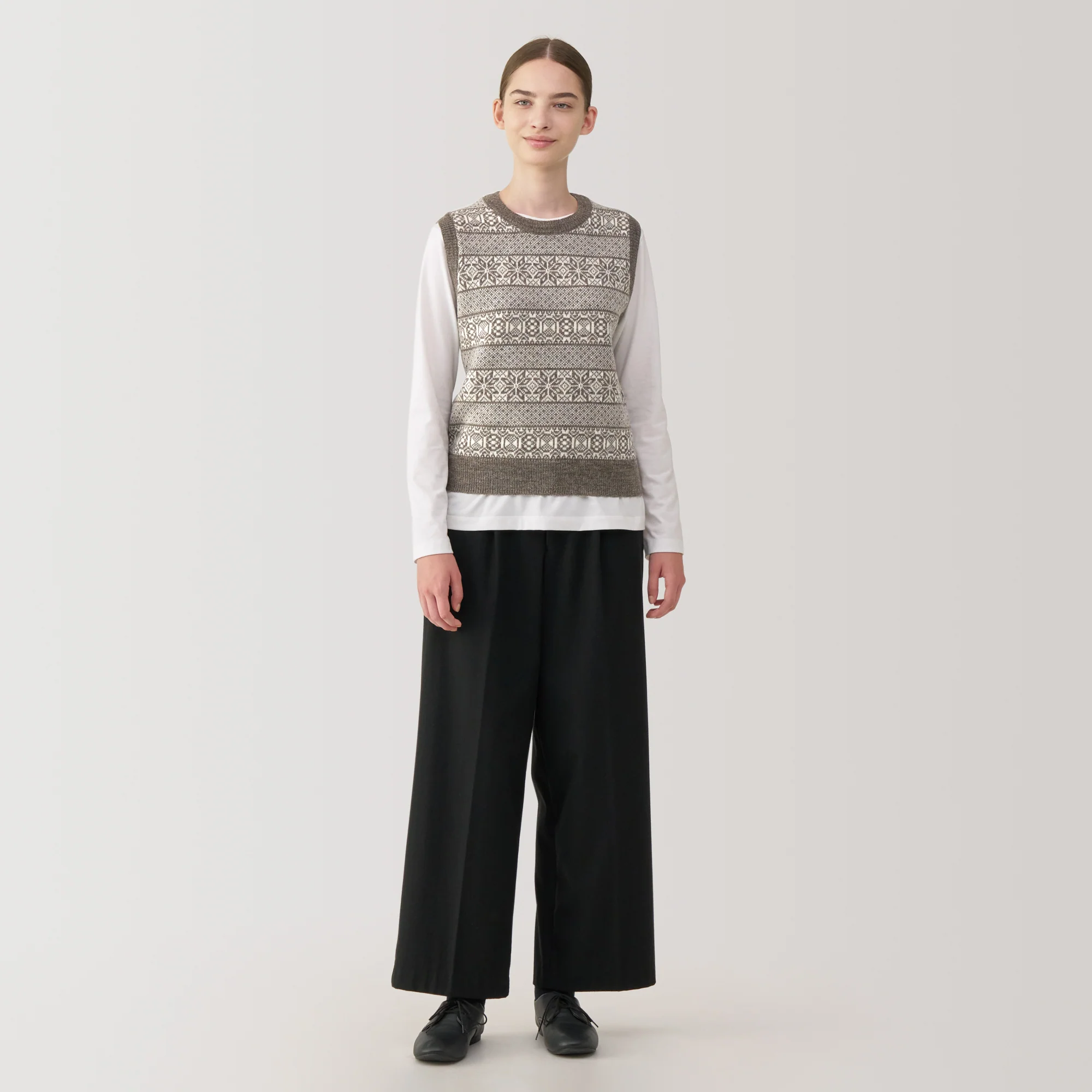 Women's Andes Wool Jacquard Pattern Vest - Image 4