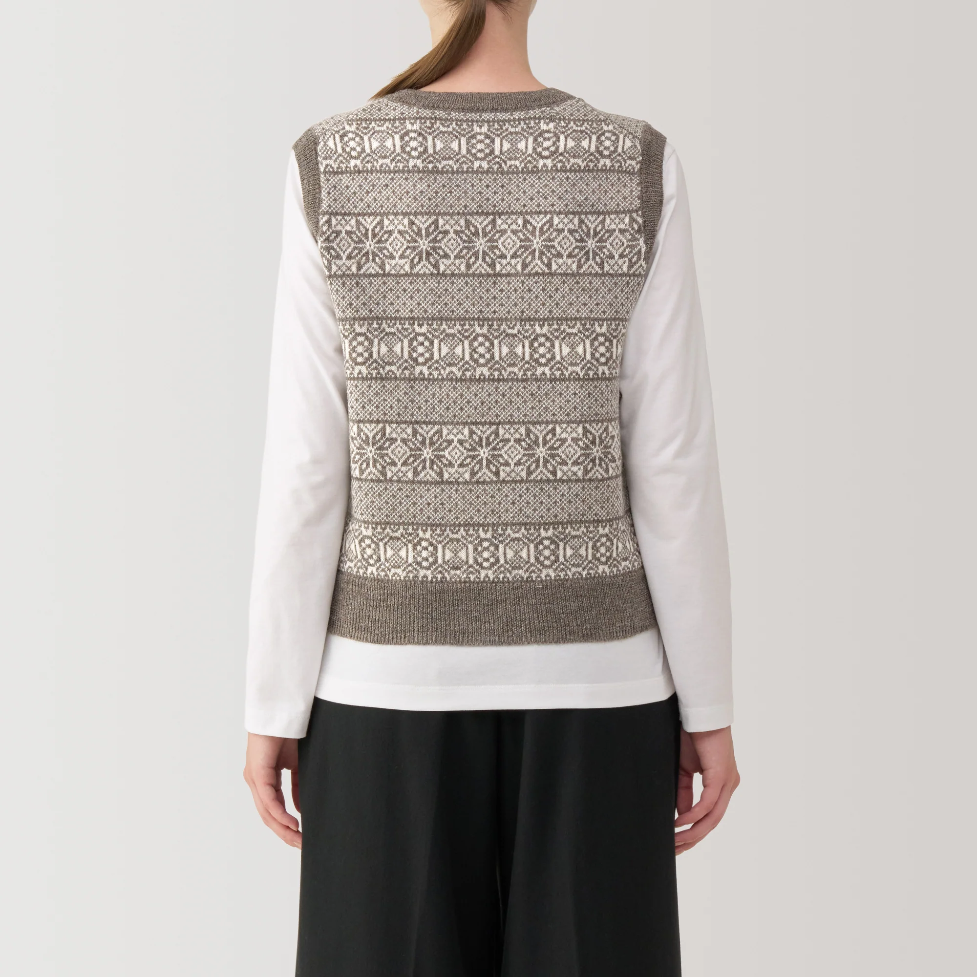 Women's Andes Wool Jacquard Pattern Vest - Image 6