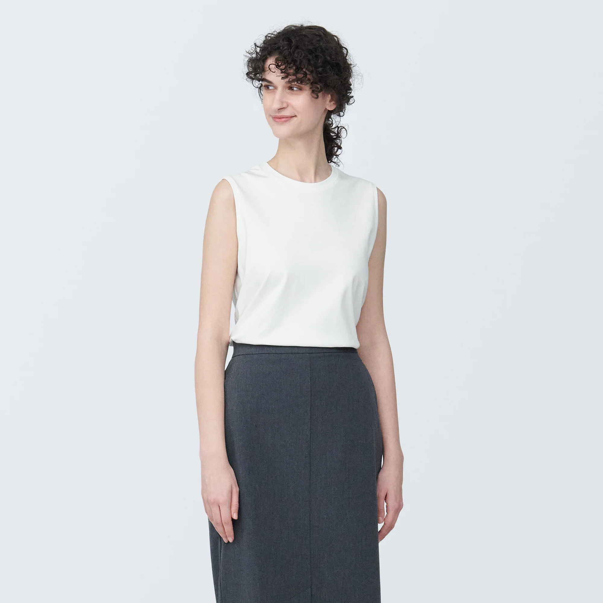 Women's Anti-Sweat Stain Sleeveless T-Shirt - Image 11