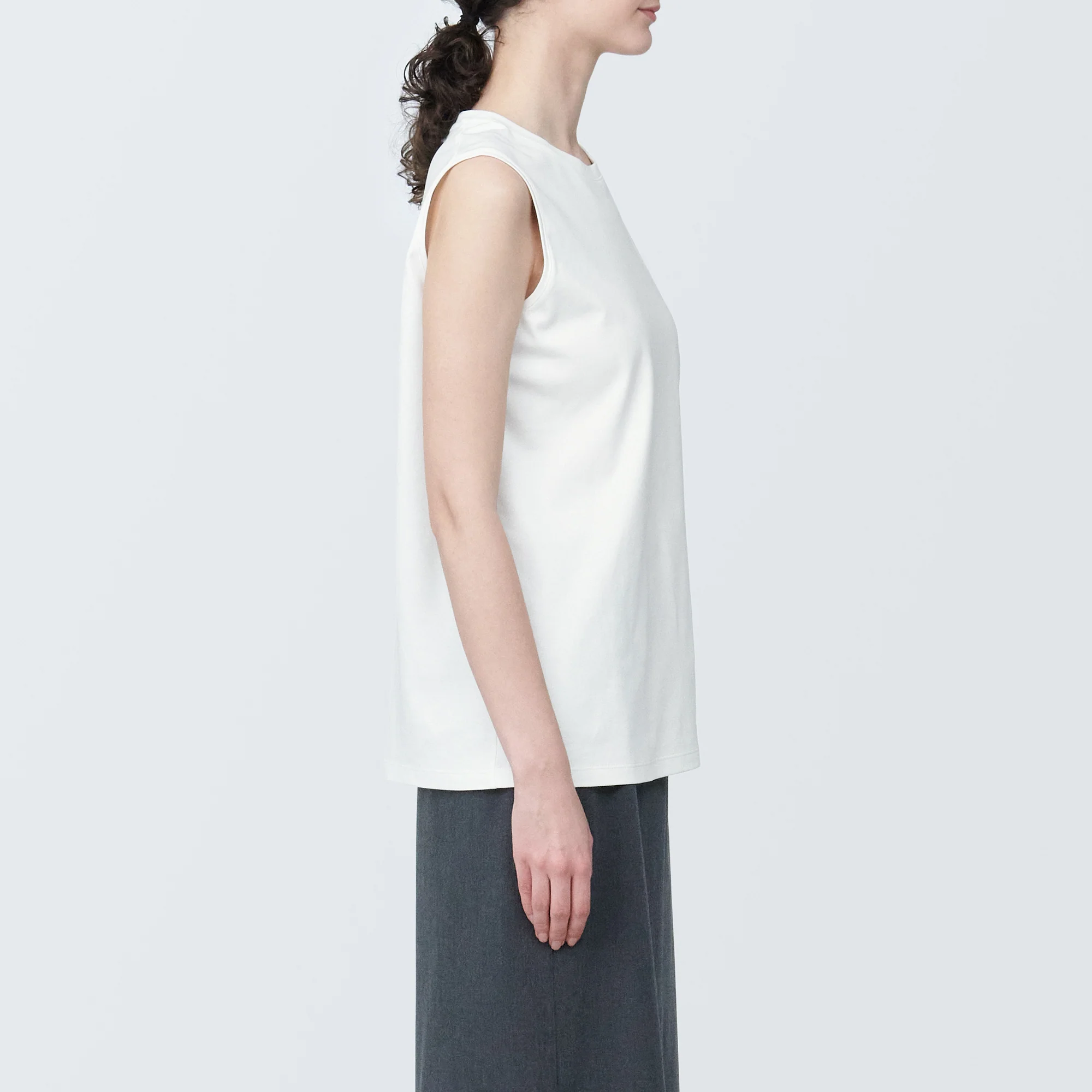 Women's Anti-Sweat Stain Sleeveless T-Shirt - Image 13