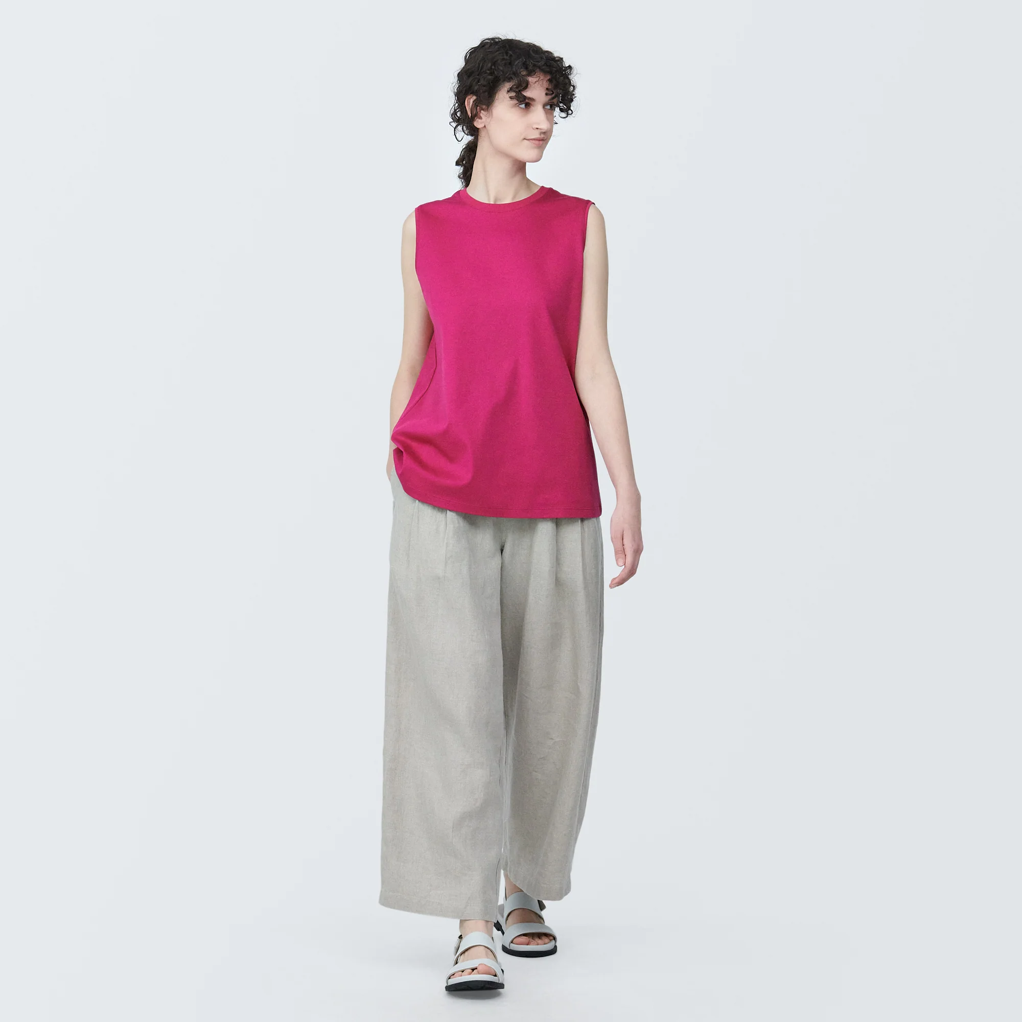Women's Anti-Sweat Stain Sleeveless T-Shirt - Image 28