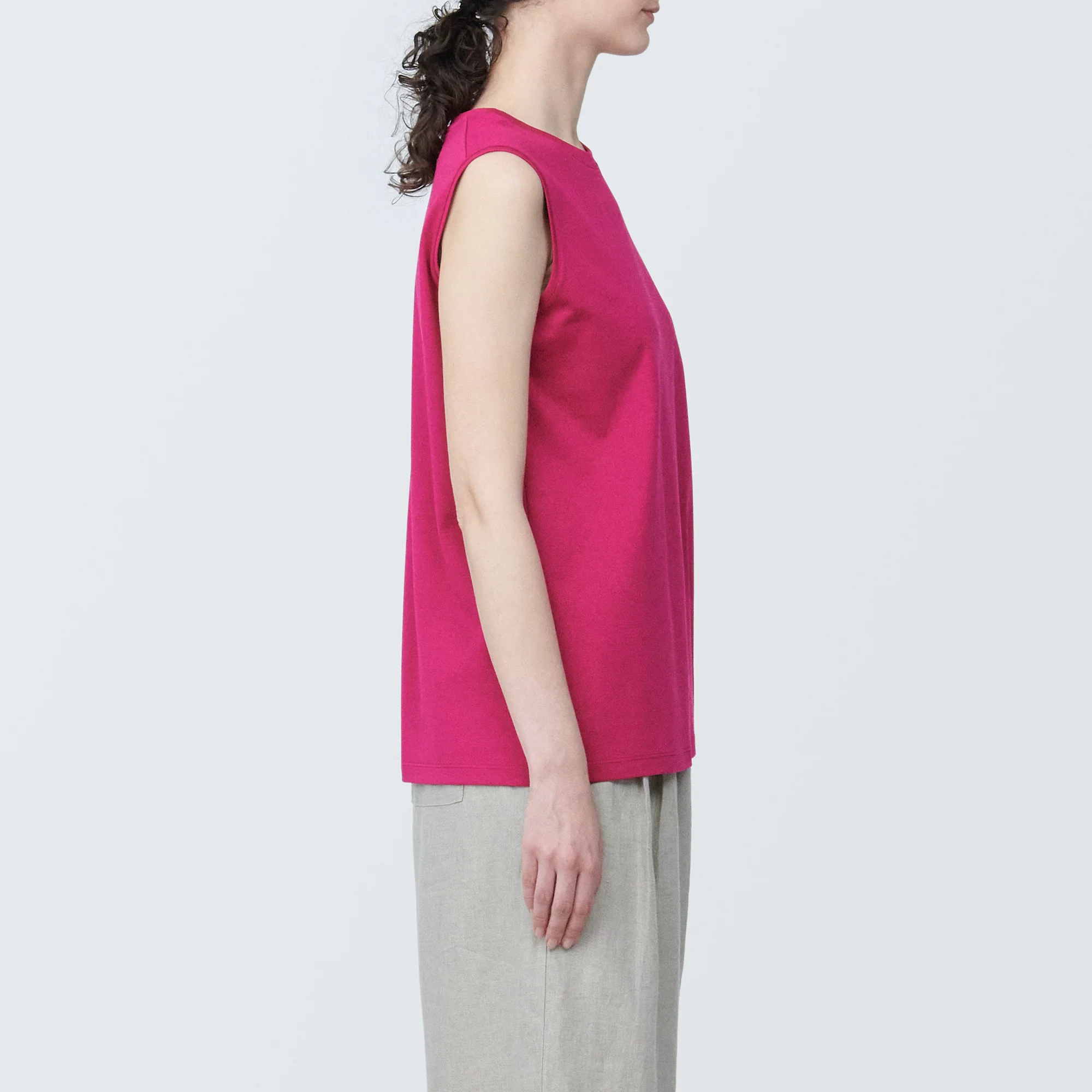 Women's Anti-Sweat Stain Sleeveless T-Shirt - Image 29