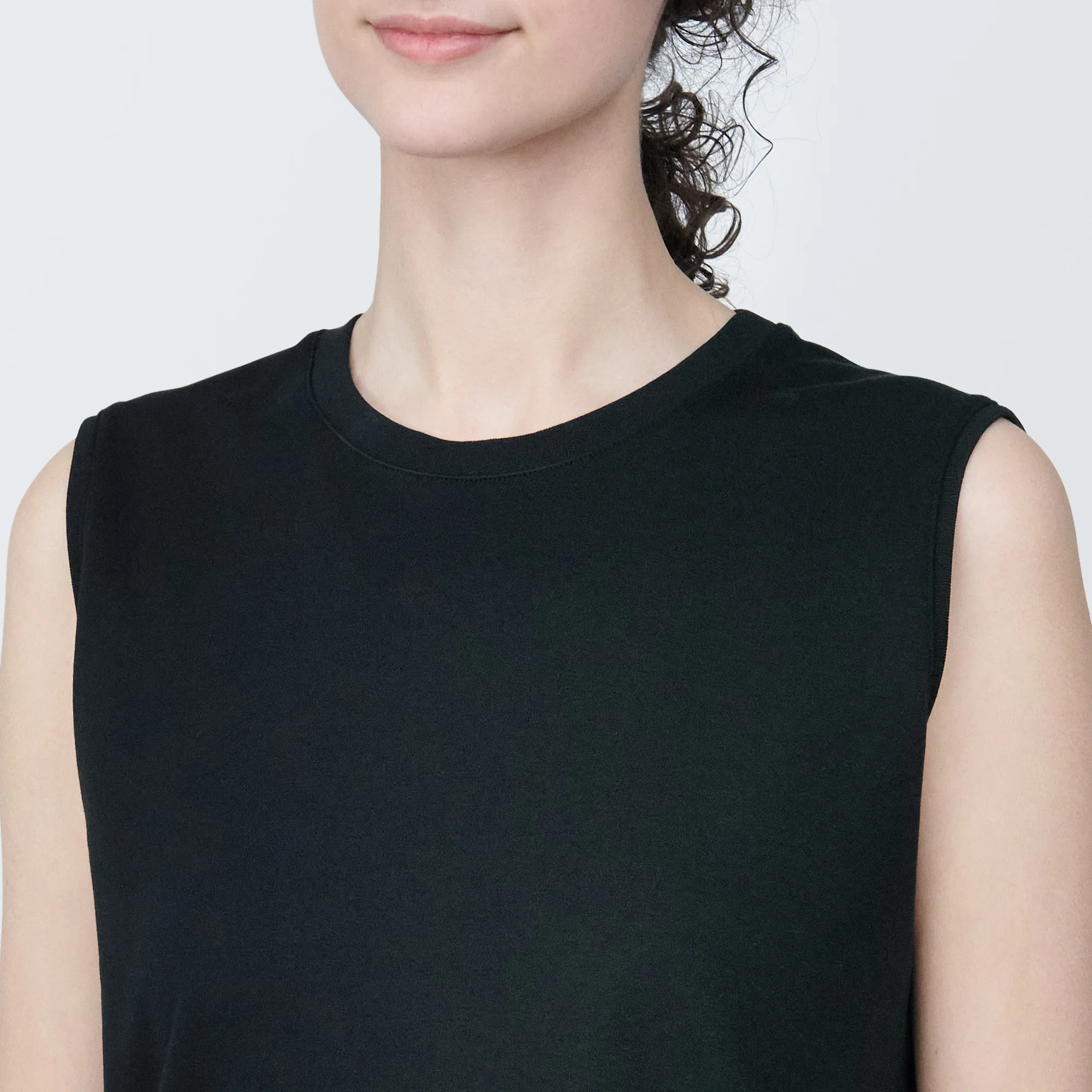 Women's Anti-Sweat Stain Sleeveless T-Shirt - Image 39