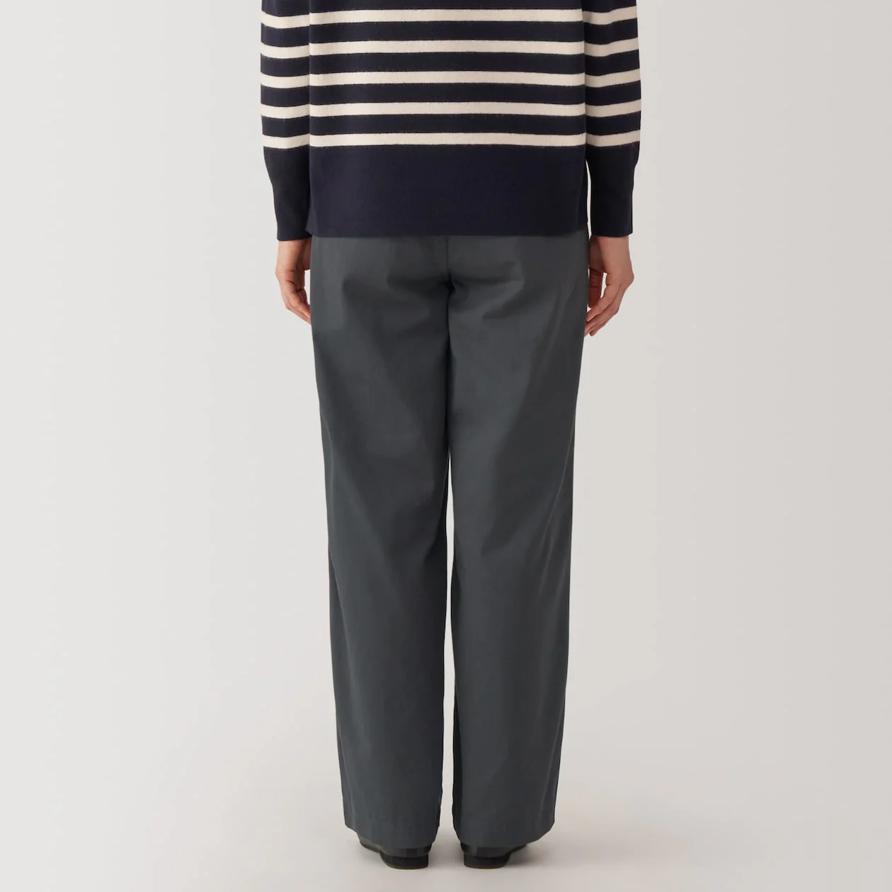Women's Slub Yarn Chino Darted Wide Pants - Image 6