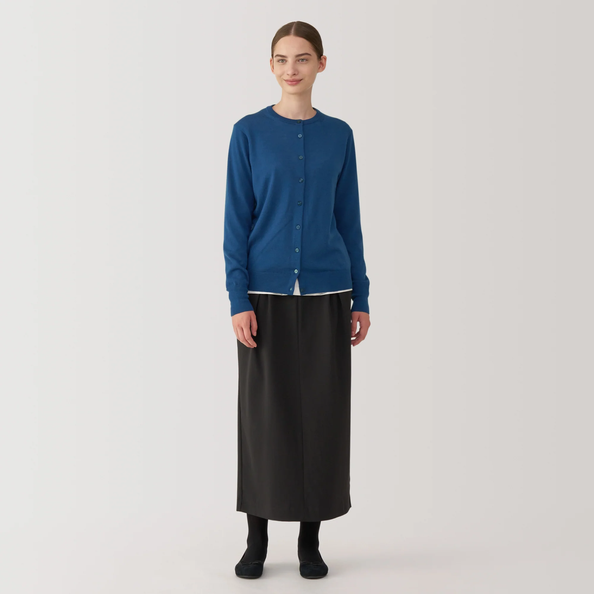 Women's Washable High Gauge Wool Crew Neck Cardigan - Image 4