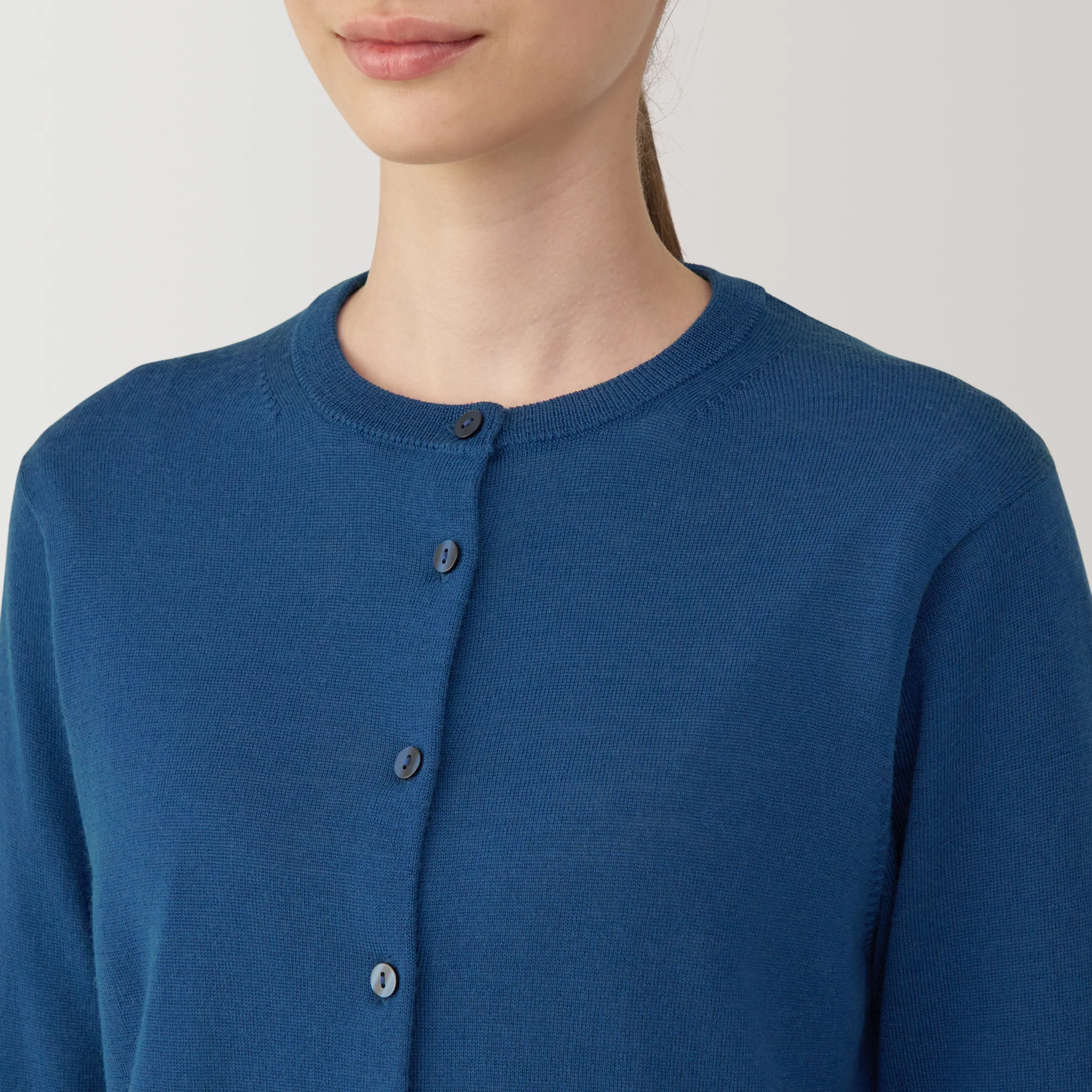Women's Washable High Gauge Wool Crew Neck Cardigan - Image 7