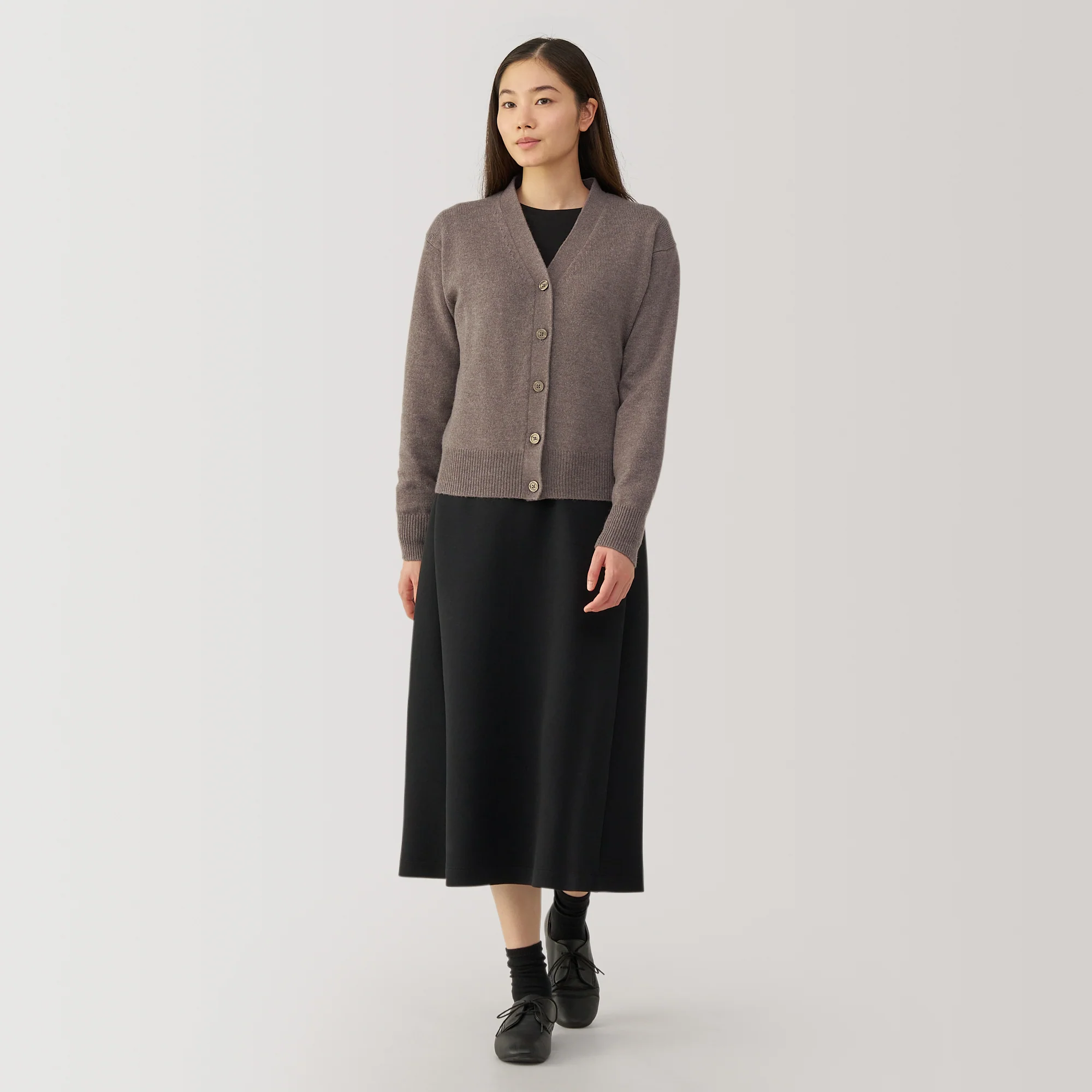 Women's Washable Mid-Gauge V-Neck Cardigan - Image 4